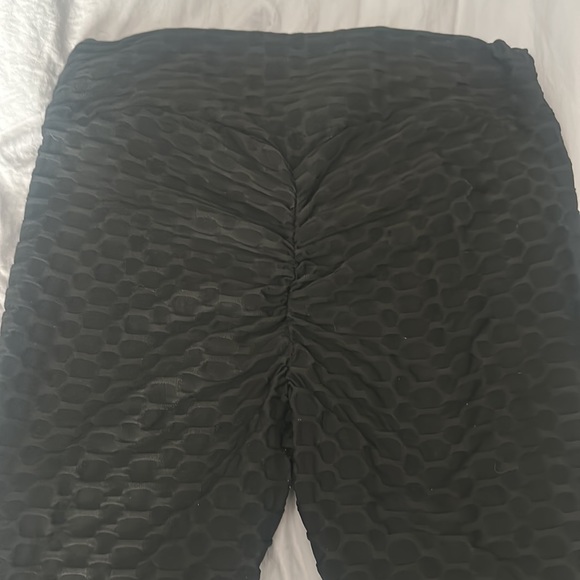 Butt framing leggings, Similar to the viral Tiktok leggings! - Picture 4 of 5